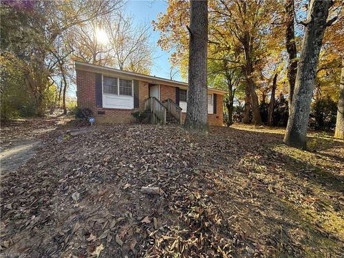 2010 Sharonbrook Dr, Greensboro, NC, 27405-5207 | Card Image