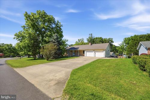 437 Tuscawilla Dr, CHARLES TOWN, WV, 25414-5306 | Card Image