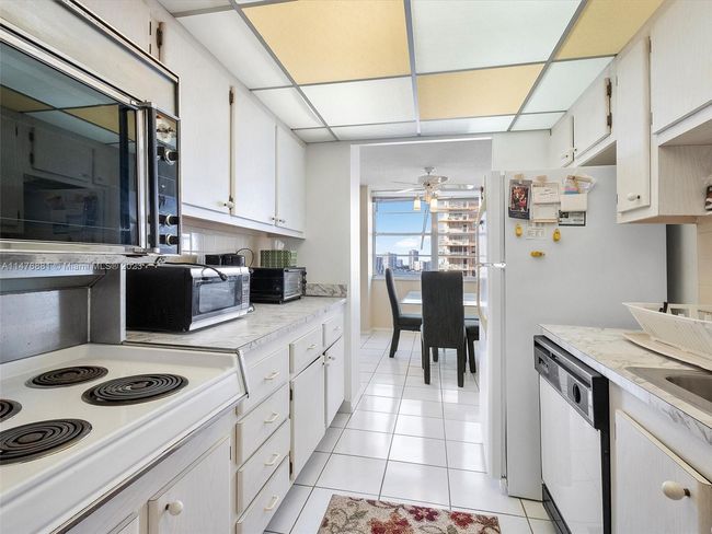 APT-1414 - 250 174 Th St, Condo with 1 bedrooms, 2 bathrooms and null parking in Sunny Isles Beach FL | Image 16