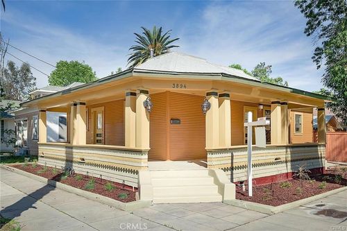 3894 Pine St, Riverside, CA, 92501-2367 | Card Image