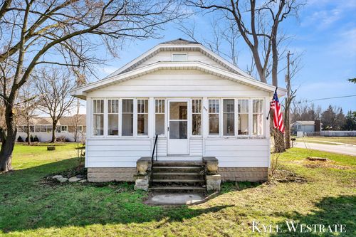 910 W 32nd St, Holland, MI, 49423-7345 | Card Image