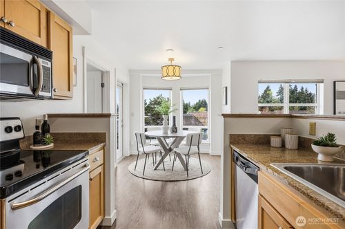 300-300 High School Rd Ne, Bainbridge Island, WA, 98110-1670 | Card Image