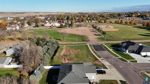 105 Lacy Ave Avenue, Garretson, SD, 57030 | Card Image
