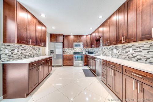 574 Juniper Pl, Wellington, FL, 33414-8165 | Card Image