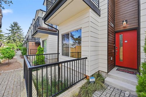2-7120 B Beacon Ave S, Seattle, WA, 98108-3913 | Card Image