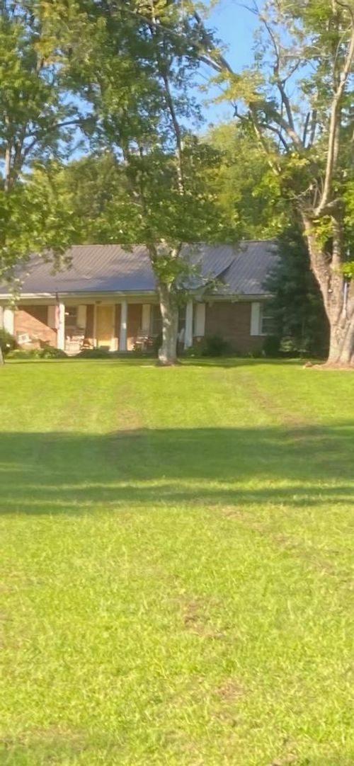 2210 Woodburn Hay Rd, Hopkinsville, KY, 42240-9039 | Card Image