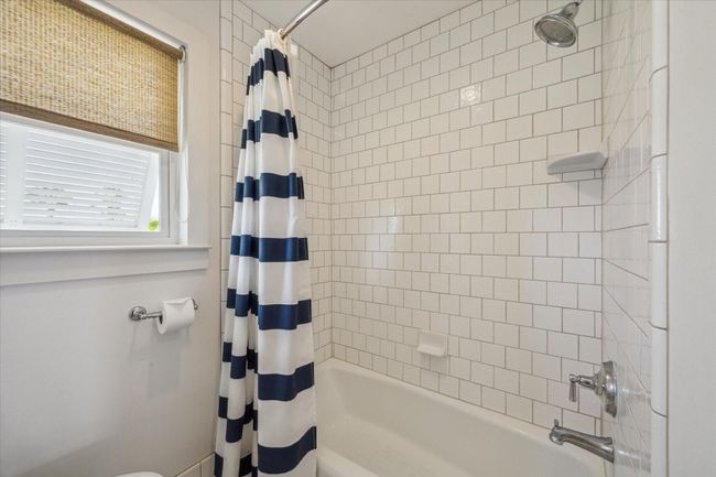 1226 Oahu Dr, House other with 4 bedrooms, 3 bathrooms and 1 parking in Tiki Island TX | Image 18
