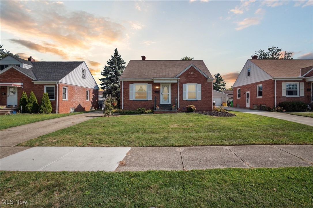 327th St, Willowick, OH 44095