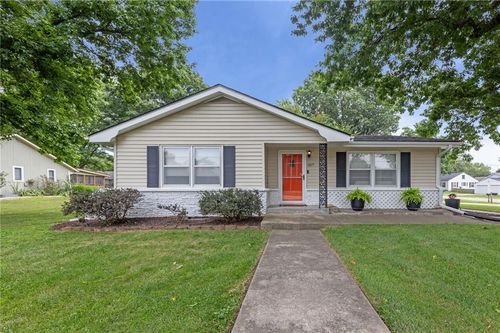 607 S Elm St, Louisburg, KS, 66053-4079 | Card Image