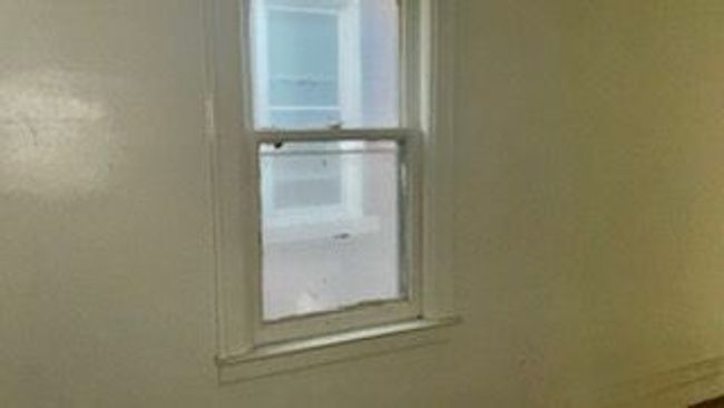 3015 Van Dyke St, House other with 5 bedrooms, 2 bathrooms and null parking in Detroit MI | Image 9
