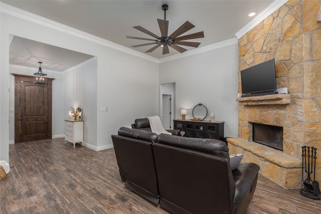 1033 Tex Ln, House other with 4 bedrooms, 2 bathrooms and null parking in Springtown TX | Image 14