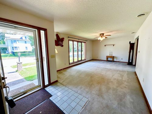 401 E Marion St, Monticello, IL, 61856-2035 | Card Image