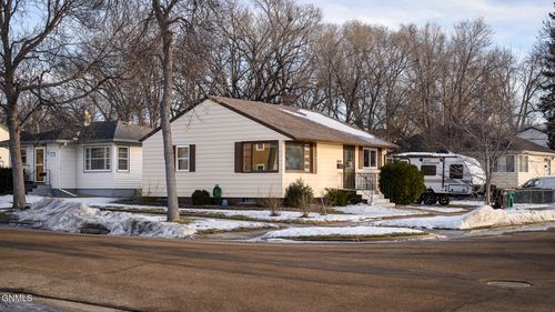 1800 B Avenue E, Bismarck, ND, 58501 | Card Image