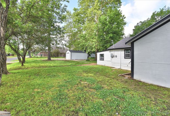 12 E Mill Ave, House other with 2 bedrooms, 2 bathrooms and null parking in Sapulpa OK | Image 19