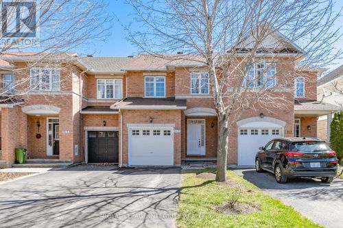915 Schooner Crescent, Ottawa, ON, K1V1Y3 | Card Image