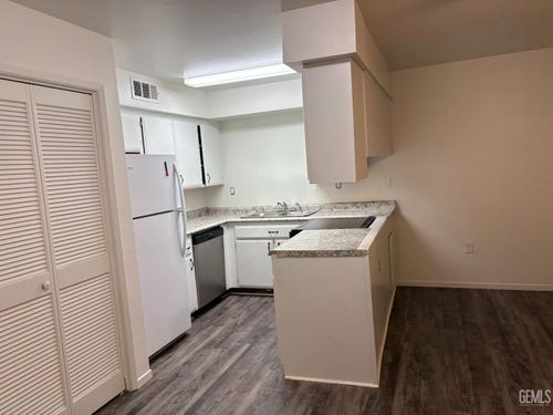 89-4701 Beechwood Street, Bakersfield, CA, 93309 | Card Image