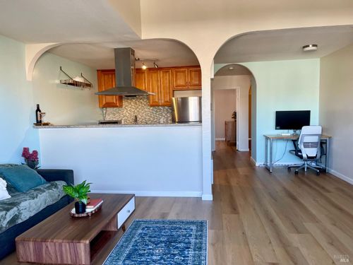 apt-355-1 Embarcadero W, Oakland, CA, 94607-4523 | Card Image