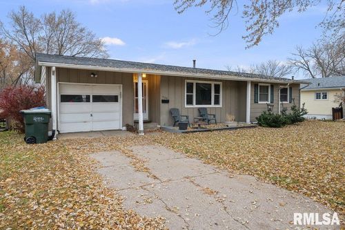 238 Colony Dr, Davenport, IA, 52806-4164 | Card Image