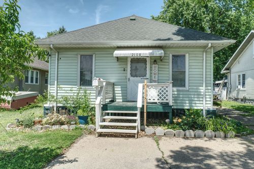 2108 Camanche Ave, Clinton, IA, 52732-6037 | Card Image