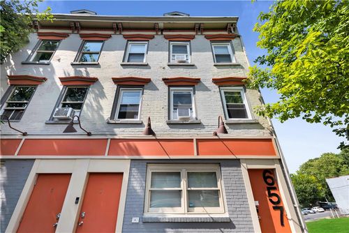 657 Northampton St, EASTON, PA, 18042-3729 | Card Image