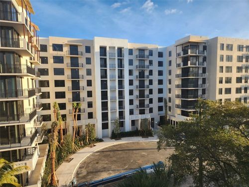 619-17890 W Dixie Hwy, North Miami Beach, FL, 33160-4864 | Card Image