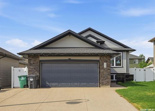 174 Whalley Crescent, Saskatoon, SK, S7T0H8 | Card Image