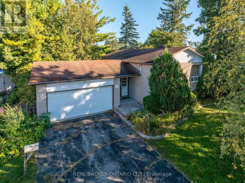 16 Gold Crescent, Russell, ON, K4R1B4 | Card Image