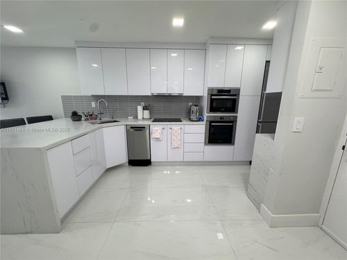 apt-915-2899 Collins Ave, Miami Beach, FL, 33140-4414 | Card Image