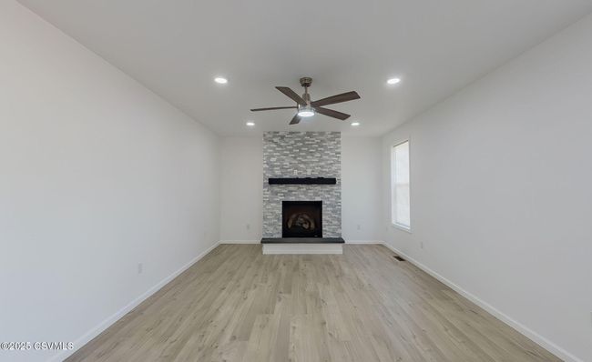 1020 Market St, House other with 3 bedrooms, 3 bathrooms and null parking in Nescopeck PA | Image 14