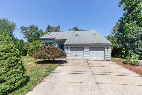 8 Ashley Dr, Lincoln, RI, 02865-1433 | Card Image
