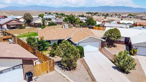 4 Aldea Pl, Los Lunas, NM, 87031-5771 | Card Image