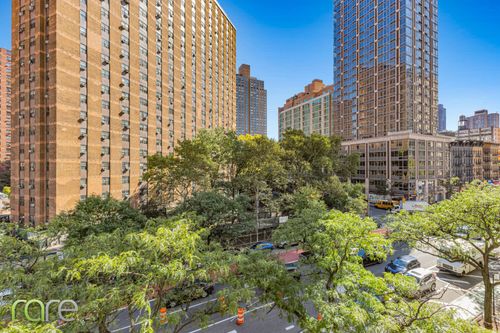 4d-340 E 93rd St, New York, NY, 10128-5545 | Card Image