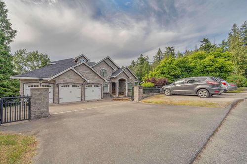 12701 107a Ave, Surrey, BC, V3V3J3 | Card Image