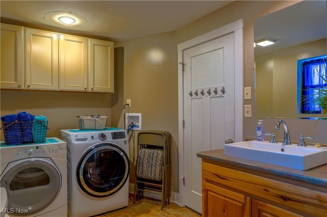 131 Maple St Sw, Townhouse with 3 bedrooms, 1 bathrooms and null parking in Sugarcreek OH | Image 9