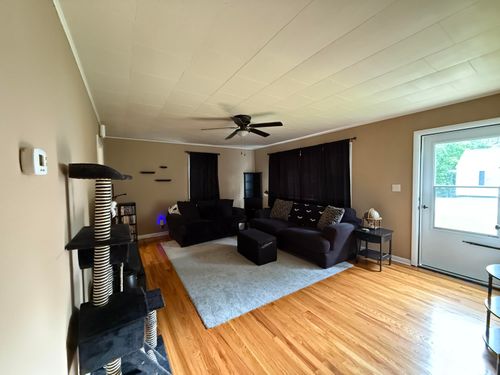 909 Bullock Dr, London, KY, 40741-1211 | Card Image