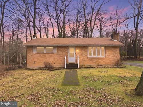 112 Pin Oak Ln, Tobyhanna, PA, 18466-8071 | Card Image