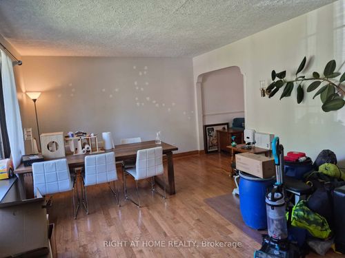 17 Gwendolen Ave, North York, ON, M2N1A1 | Card Image