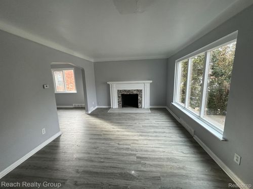 19105 Curtis St, Detroit, MI, 48219-2806 | Card Image