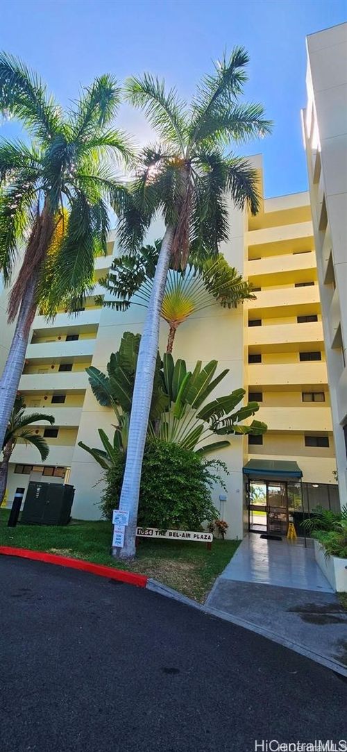 apt-306-1054 Green St, Honolulu, HI, 96822-3692 | Card Image