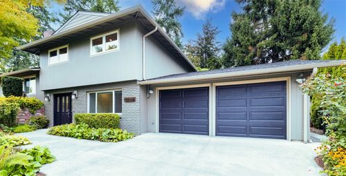 17134 Ne 8th Pl, Bellevue, WA, 98008-3701 | Card Image