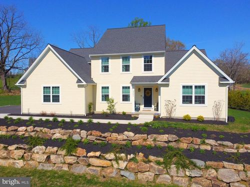 2645 Longridge Dr, Hellertown, PA, 18055 | Card Image