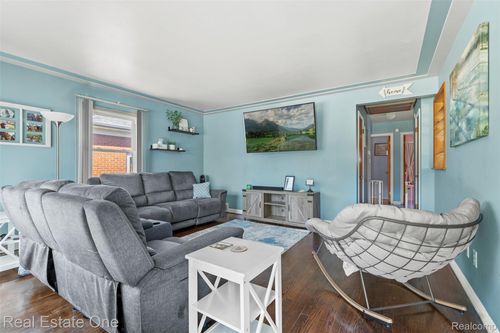 524 Pagel Ave, Lincoln Park, MI, 48146-3186 | Card Image