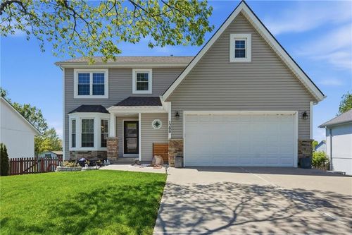 1200 Tyler Ln, Greenwood, MO, 64034-8621 | Card Image