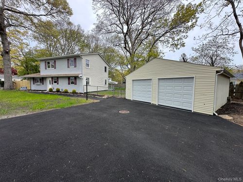 279 Beaver Dr, Mastic Beach, NY, 11951-2215 | Card Image