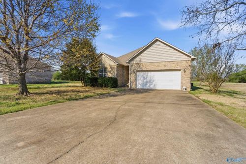 27857 Michael Ln, Toney, AL, 35773-8379 | Card Image