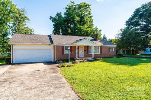 1837 5th Ave Sw, Hickory, NC, 28602-2230 | Card Image