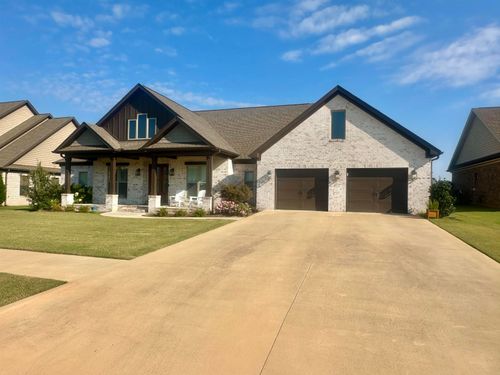 210 Chestnut Oak Dr, Florence, AL, 35633-1717 | Card Image
