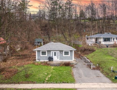 180 Blake St, Barrie, ON, L4M1K3 | Card Image