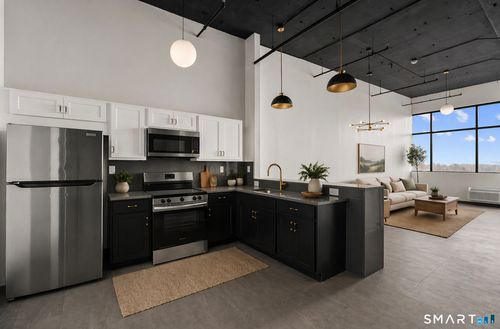 302-480 Myrtle St, New Britain, CT, 06053-4018 | Card Image