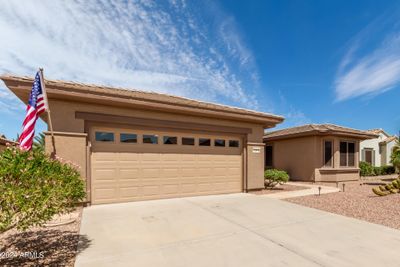 15418 W Big Sky Drive, House other with 2 bedrooms, 3 bathrooms and null parking in Surprise AZ | Image 3